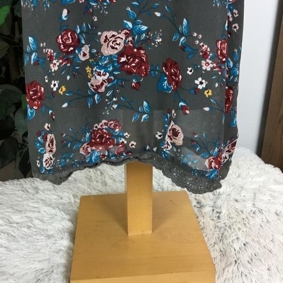 SELF Esteem XL semi sheer floral cami with crochet details - Picture 3 of 12